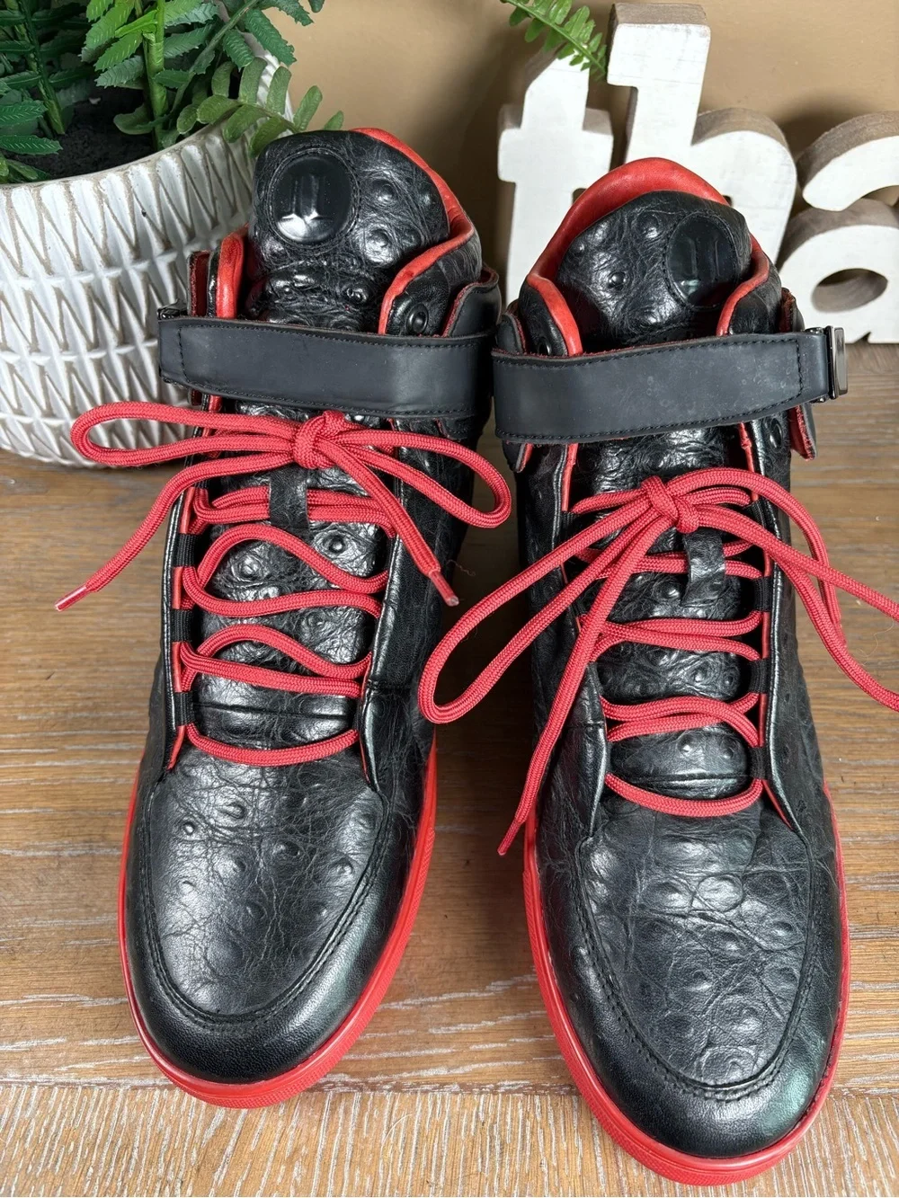 Leandro Lopes Men's Black High-Top Sneakers with Red Soles and Laces Size 7